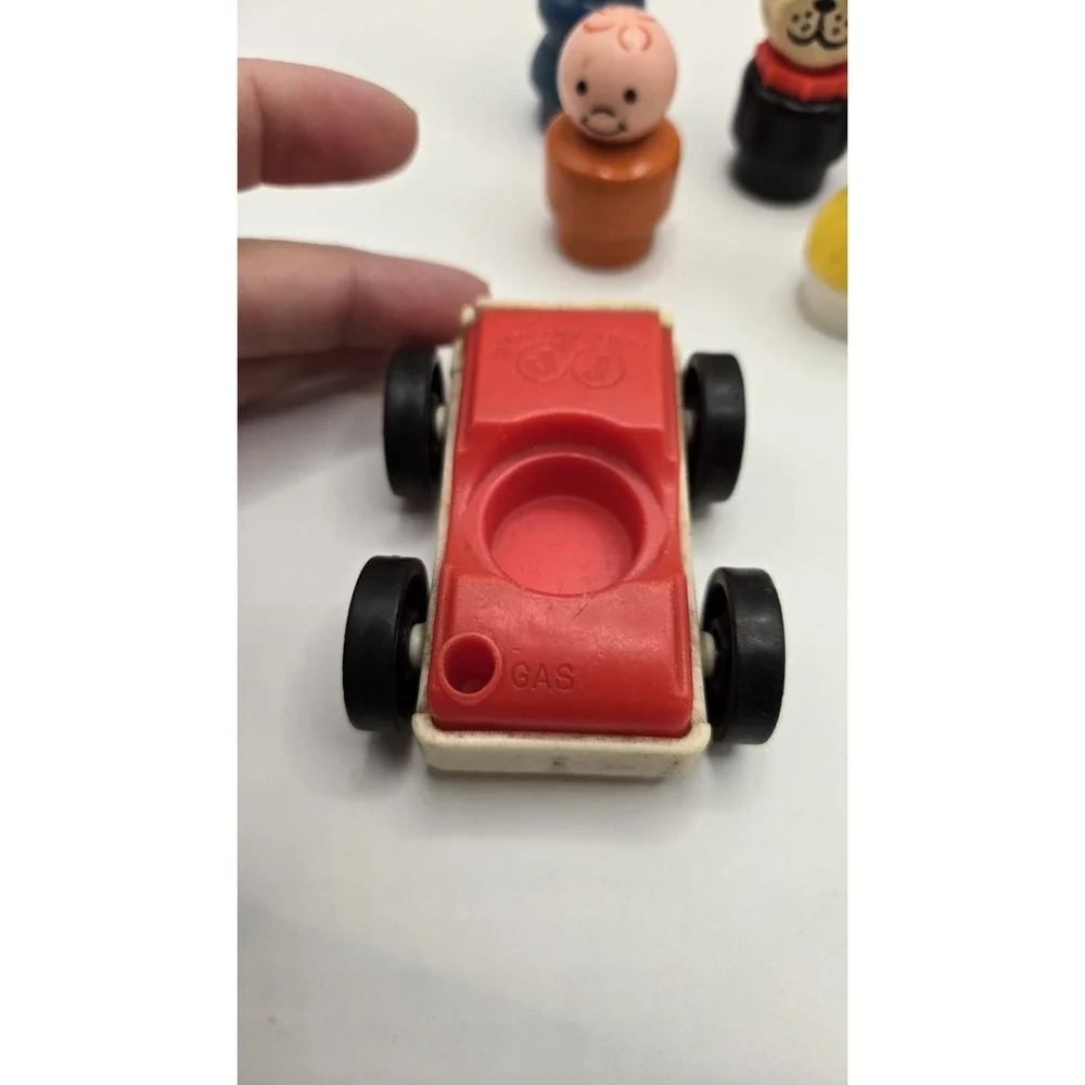 Vintage Fisher Price Little People Red Car Lot Wood Figures Dog Bert Ernie